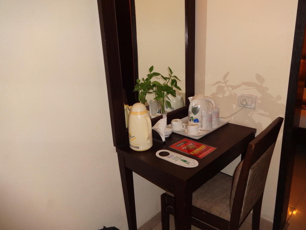 Hotel Gautam Residency Nowe Delhi Pokój zdjęcie